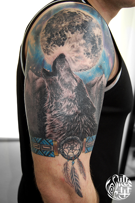 オオカミに月のタトゥー,Wolf,Moon,Tattoo,刺青・タトゥースタジオ 女性彫師 恵華-Keika-
