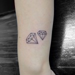 ダイヤのワンポイントタトゥー Diamond,Small tattoo