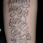 筆記体レターのタトゥー,Letter tattoo