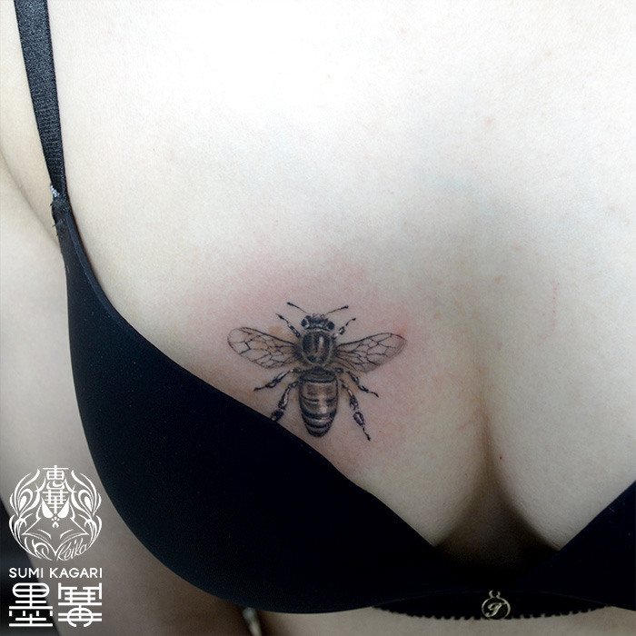 ミツバチのタトゥー,Bee,タトゥー,刺青,Tattoo,刺青,タトゥースタジオ,女性彫師,彫師,恵華,Keika
