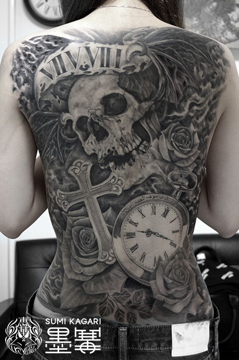 背中一面,スカル,時計,クロスのブラック&グレータトゥー Skull,Clock,Cross Black&Gray Tattoo,刺青・タトゥースタジオ 女性彫師 恵華-Keika-