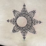 太陽と月のトライバルタトゥー – Sun,Moon,Trilal tattoo
