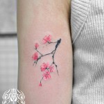 梅のワンポイントタトゥー – Plum Flower Tattoo
