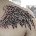 翼のブラック&グレータトゥー – Wing Black&gray Tattoo