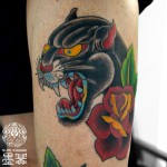 ブラックパンサーとバラのアメリカントラディショナルタトゥー – black panther AmericanTraditional Tattoo