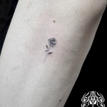 バラのワンポイントタトゥー – Rose Small Tattoo