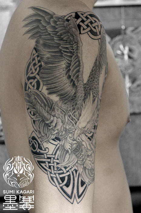 ハクトウワシとトライバルのタトゥー Bald eagle and Tribal Tattoo Keika, Tattoo, タトゥースタジオ, 刺青, 女性彫師, 恵華