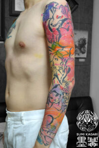 腕に施した水彩の動物タトゥー 。 東京都港区の女性彫師 恵華・プライベートタトゥースタジオ墨篝によるオーダーメイドの九尾、猫又、犬神など和のフルスリーブタトゥー・刺青作品です。